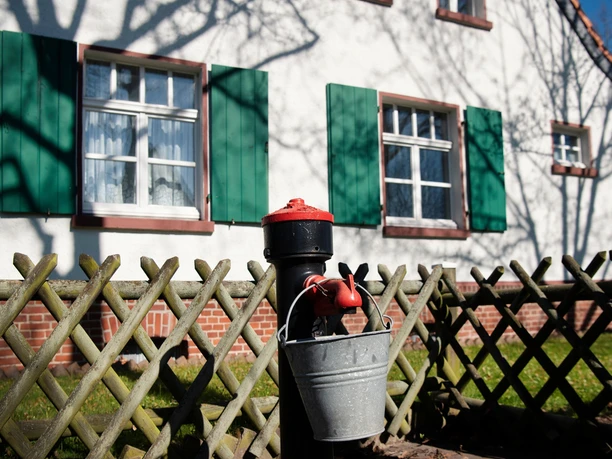 Historische Wasserpumpe am Haus des Bergmanns