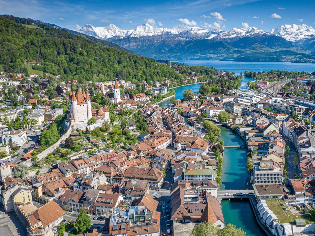 thun-baelliz-drohnenbild-titelbild-audioguide.jpg