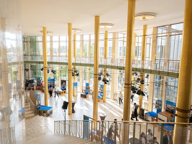 hr broadcasting hall