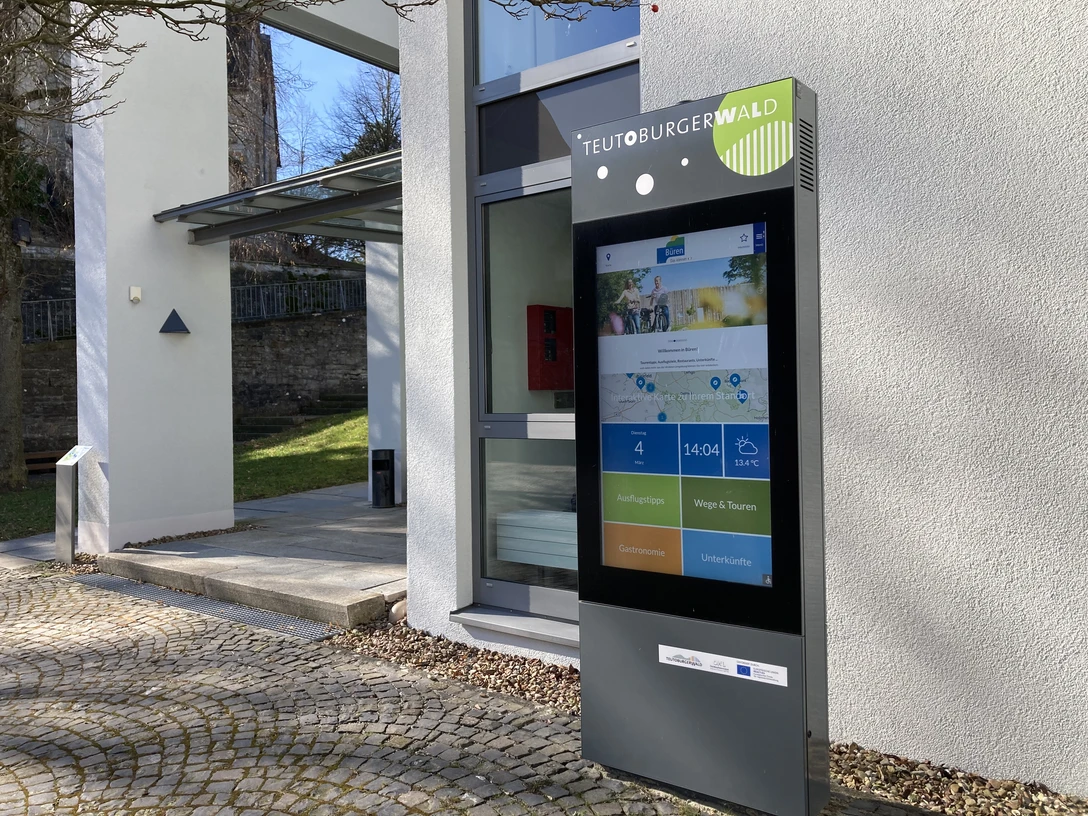 Digitale Info-Stele | Büren-Wewelsburg