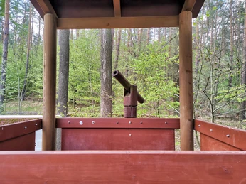 Walderlebnispfad Wechselburg - Station 3 - Kanzel mit "Fernrohr"