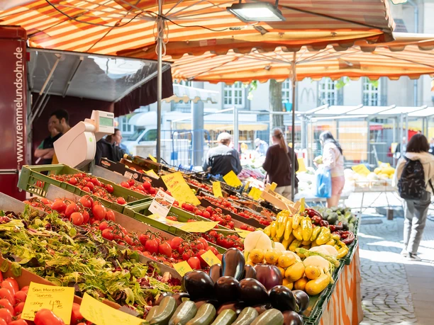 Sachsenhausen weekly market