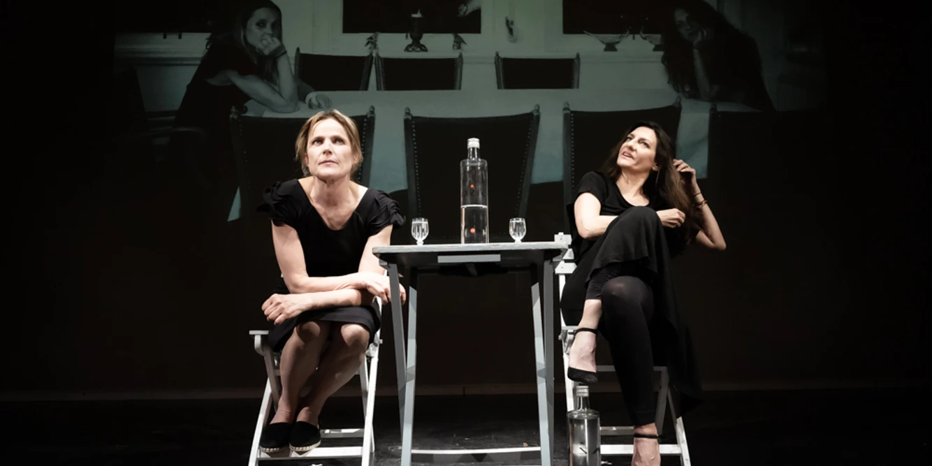 (c) Bo Lahola_Hamburger Kammerspiele_Vodkagespraeche_Szenen-5.jpg