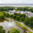 03.02.002. Kurpark mit See und Kugelbake Halle. Foto Airpix One. Copyright Nordseeheilbad Cuxhaven GmbH..jpg