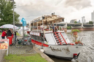 Kebab boat