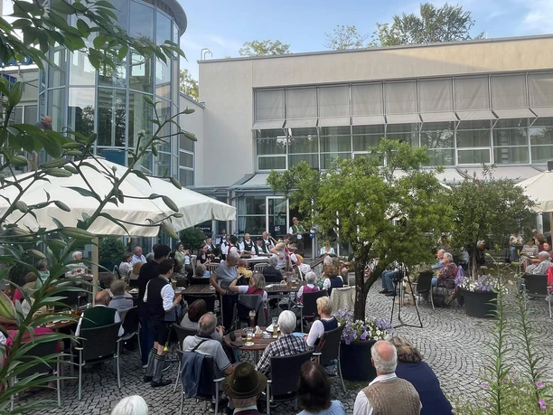 Sonnwend-Musikantentreffen-Bad-Aibling-Kurpark.jpg Sonnwend-Musikantentreffen 2024 in Bad Aibling