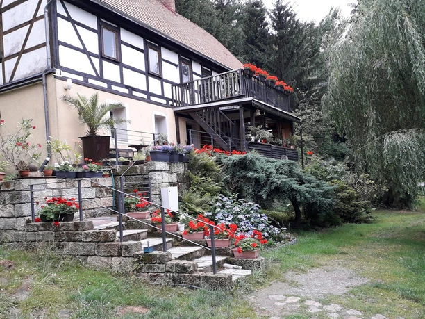 Der Ferienhof in voller Blüte