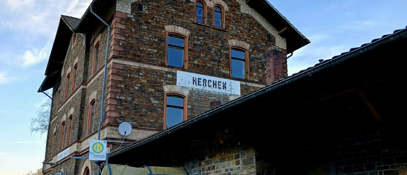 Herchen Bahnhof.jpg