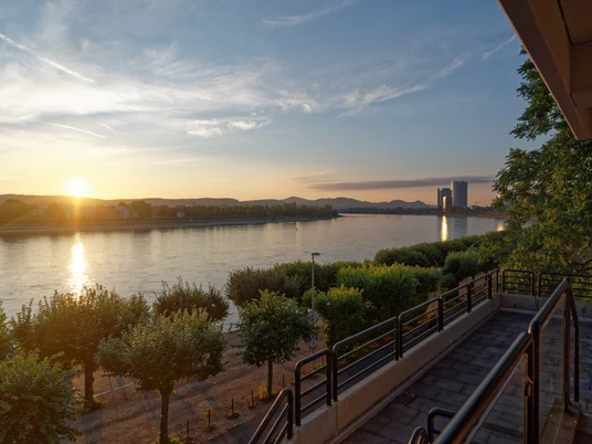 Blick vom Haus der Evangelischen Kirche auf den Rhein