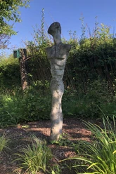 Skulptur im Burgpark Oberaula