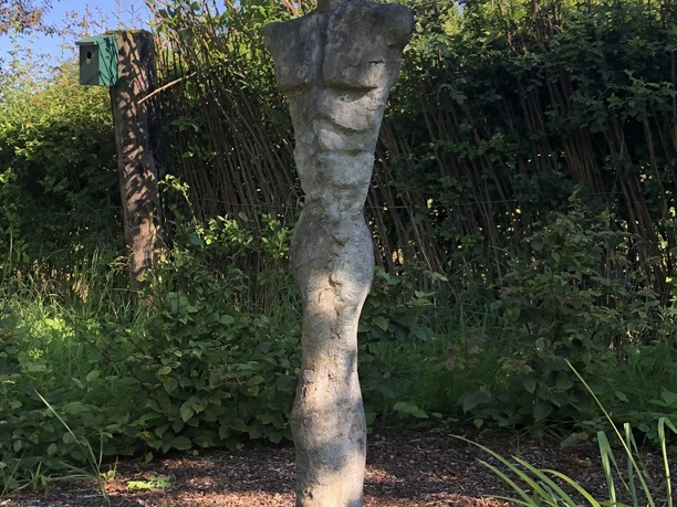 Skulptur im Burgpark Oberaula