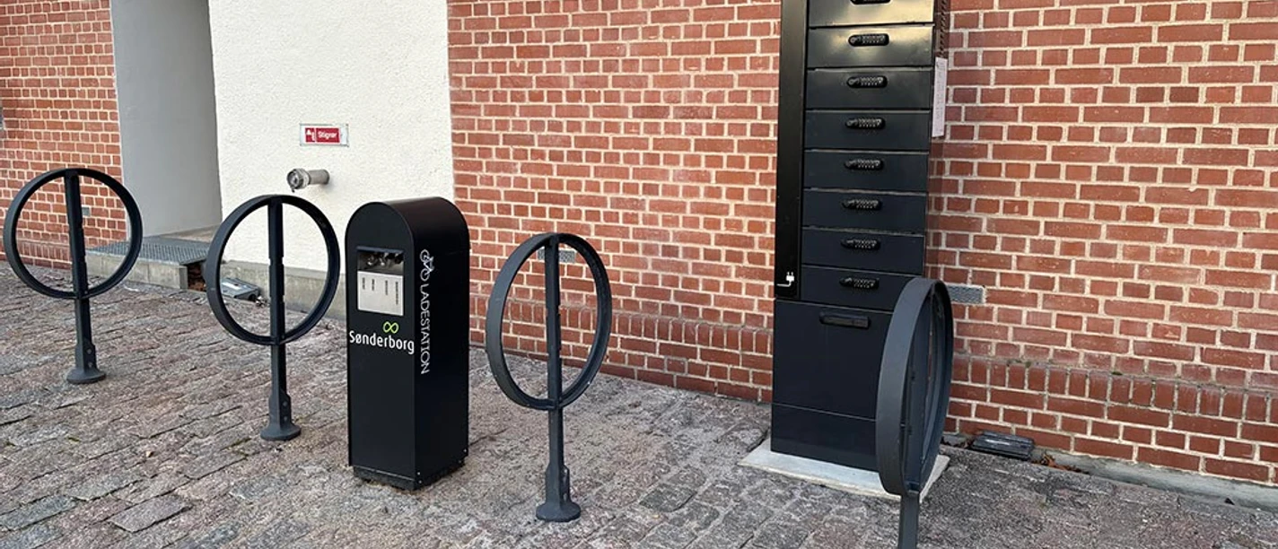 Cykelladestander-Nørre-Havnegade-15,-Sønderborg