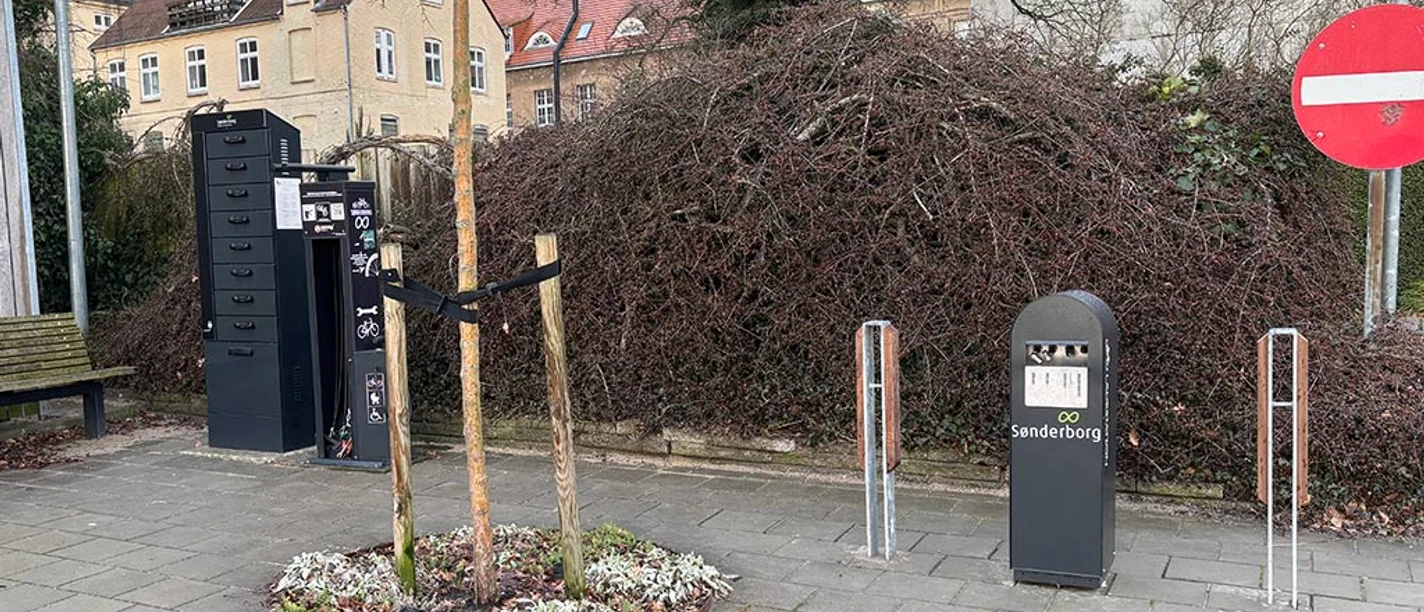 Cykelladestander-Vothmanns-Plads-2-4,-Sønderborg