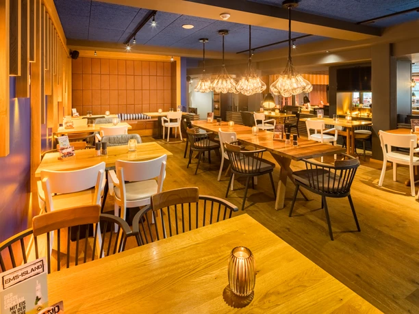 hotelamwasserfall_restaurant_emsisland_3.jpg