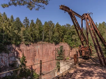 Gleisbergbruch Geoportal Porphyrhaus-aphie-leipzig-travel.jpg