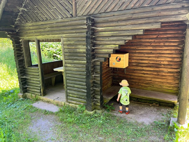 Bücherkiste in der Wiesenhütte