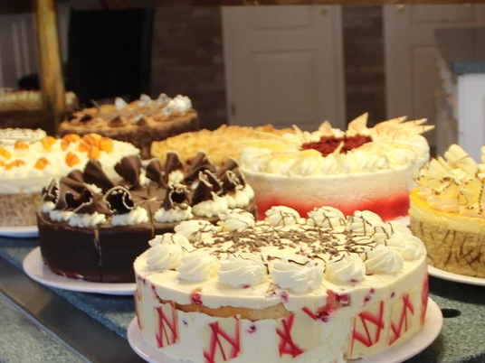 Schokoladen und Torten (c) Romantik Hotel Schwanefeld & SPA.jpg