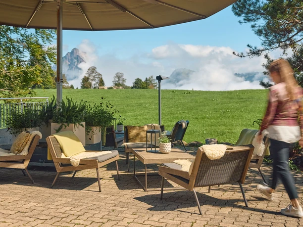Lounge Outdoor Wellnesshotel Stoos.