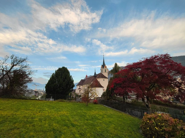 Blick auf die Pfarrkirche St. Leonhard