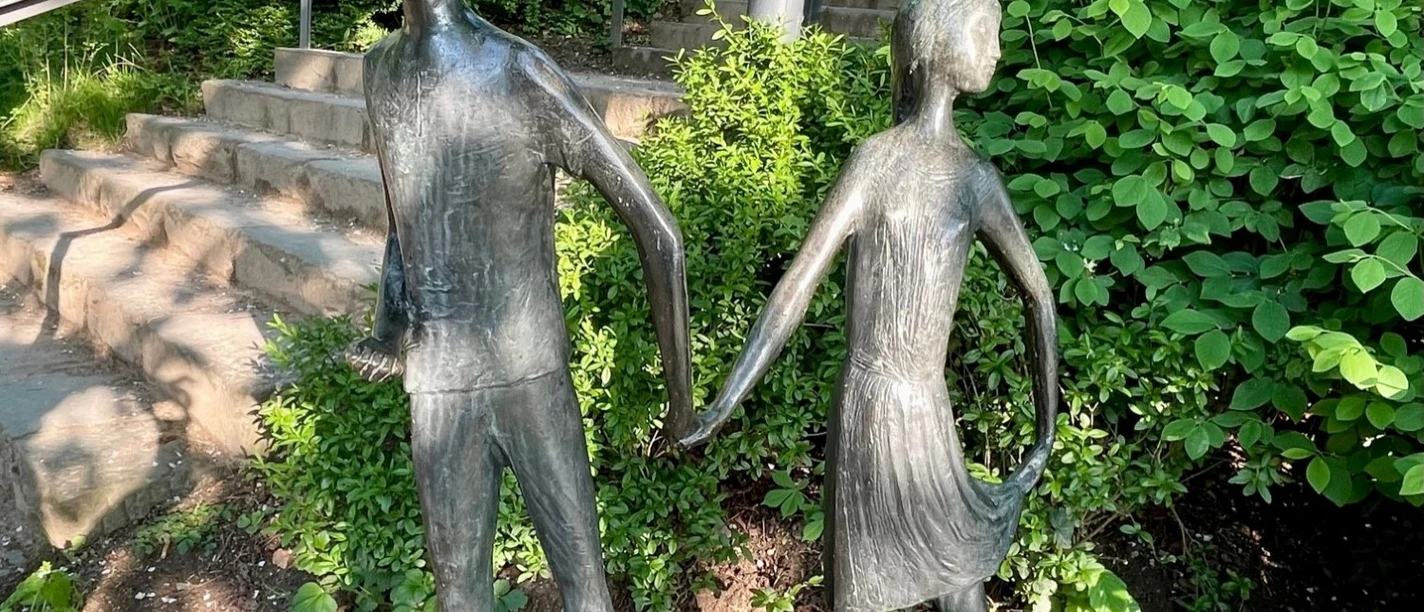 Statue Hänsel und Gretel.jpg