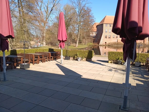 Die Terrasse der Brasserie am Schloss Die Terrasse der Brasserie am Schloss