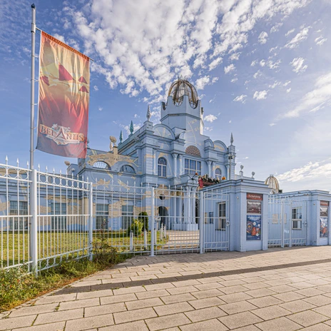 Entrance to BELANTIS AbenteuerReich with castle in sunny weather, excursion destination, leisure attraction, active, vacation, Leipzig with children