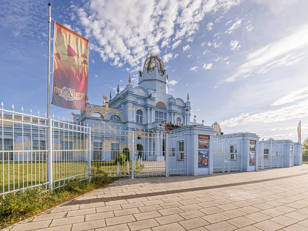 Entrance to BELANTIS AbenteuerReich with castle in sunny weather, excursion destination, leisure attraction, active, vacation, Leipzig with children