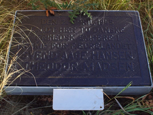 Mindetavle-frihedskæmpere-Alsik-nærfoto