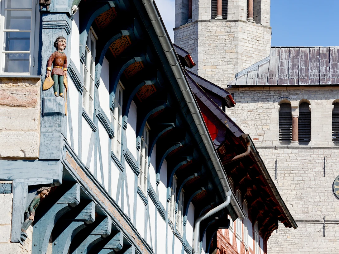 Bracken_Fachwerk_Stiftskirche_Sommer© Stadt Bad Gandersheim Hötzel.jpg
