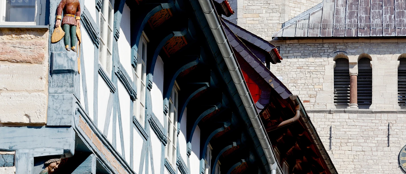 Bracken_Fachwerk_Stiftskirche_Sommer© Stadt Bad Gandersheim Hötzel.jpg