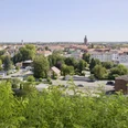 Stadt Eilenburg - Veranstaltungen in der Leipzig Region Blick auf die Muldestadt Eilenburg aus Richtung Burg bei sonnigem Wetter, Veranstaltungen, KulturView of the Mulde town of Eilenburg from the direction of the castle in sunny weather, Events, CulturePohled na město Mulde Eilenburg z hradu za slunečného počasí, Události, KulturaWidok na miasto Mulde w Eilenburgu z zamku przy słonecznej pogodzie, Wydarzenia, KulturaUitzicht op de Muldestad Eilenburg vanaf het kasteel bij zonnig weer, Evenementen, CultuurVista della città di Mulde di Eilenburg dal castello con il sole, Eventi, Cultura