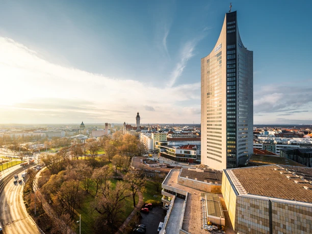 Wieża miejska i panorama Lipska jesienią, Punkty widokowe w Lipsku, Czas wolny, Zabytki w Lipsku