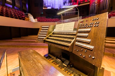Orgue du Gewandhaus de Leipzig - Leipzig, ville de musique Focus sur l'orgue de la grande salle du Gewandhaus, où joue l'orchestre du Gewandhaus, institution musicale, Leipzig, ville de musique, culture
