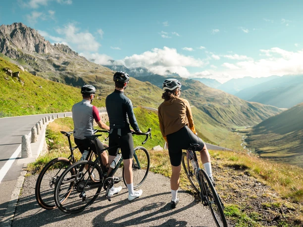 Ausblick von der Furkapassstrasse nach Realp