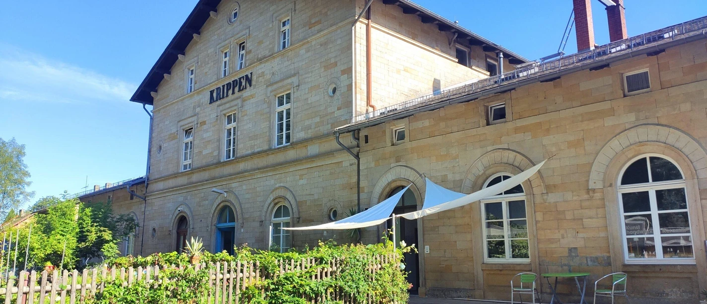 Herzlich willkommen im Bahnhof Krippen