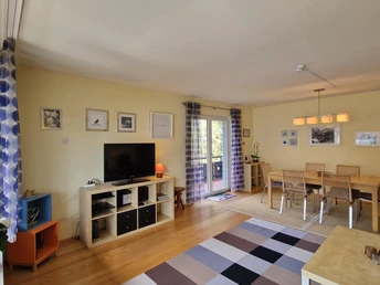 Wohnzimmer mit Essbereich