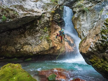 swiss-canyoning-corde.jpeg