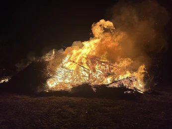 Osterfeuer Eckwarden Bild 5.jpeg