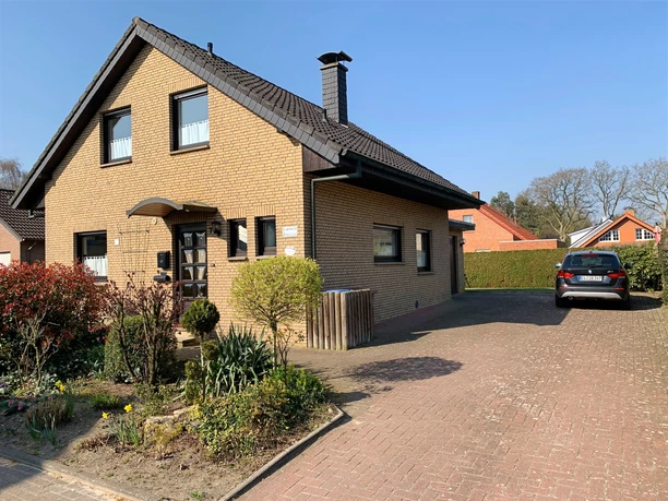 01-Ferienhaus-Wacholderhain-Ansicht-Hofraum.jpg