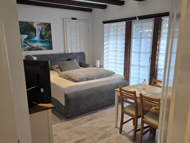 Wohn- und Schlafraum im Appartement I der Ahauser Ferien-Appartements Wohn- und Schlafraum im Appartement I der Ahauser Ferien-Appartements