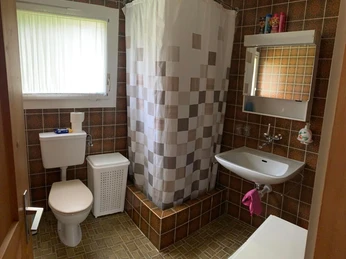 Nasszelle in der 1. Etage