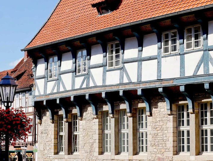 Bracken_Fachwerk_Seite_Sommer©-Stadt-Bad-Gandersheim-Hötzel.jpg