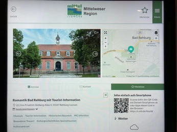 Infoterminal Winzlar Infoterminal mit Bildschirm zeigt touristische Informationen und Karten für Bad Rehburg an.