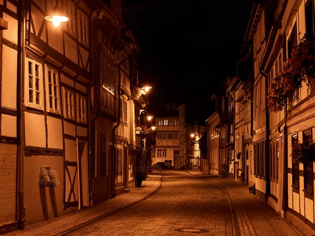 Krumme_Straße_Nacht Photowalk zur blauen Stunde in der Altstadt