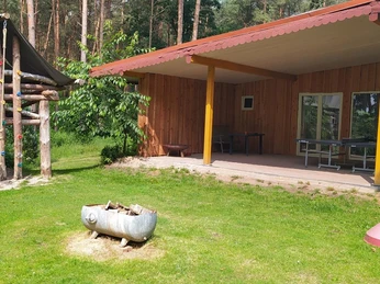 Garten Kletterturm und Spielscheune