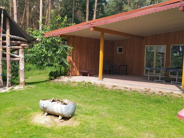 Garten Kletterturm und Spielscheune