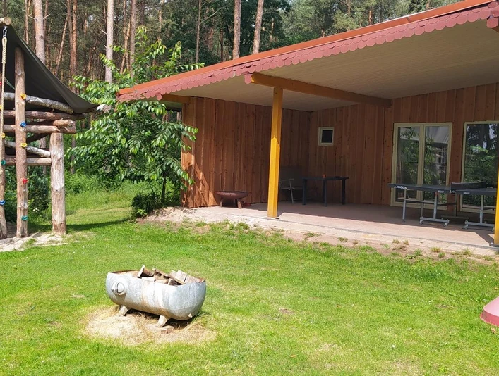 Garten Kletterturm und Spielscheune