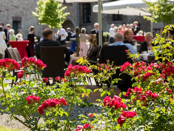 cafe_garten_2 (c) Café Klosterhof Brunshausen.jpg