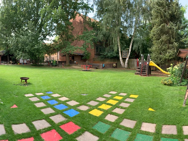 Spielwiese (c) Bauerncafe Sprengel.jpg