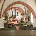 Westerstede_St.-Petri-Kirche_Innen_1.jpg